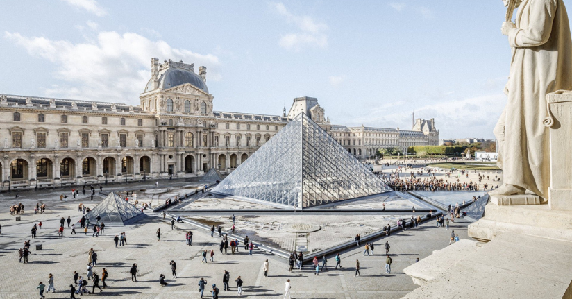 Louvre Müzesi’nin müdürü istifa etti