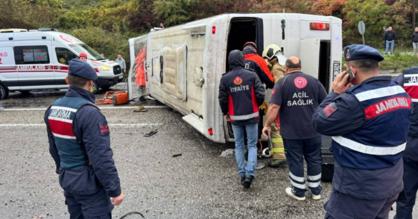 Bartın’da işçi servisi devrildi: 1 ölü, 19 yaralı