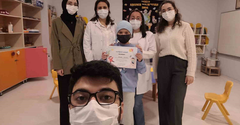 SAÜ gönüllüleri onkoloji servisinde çocuklara umut oluyor