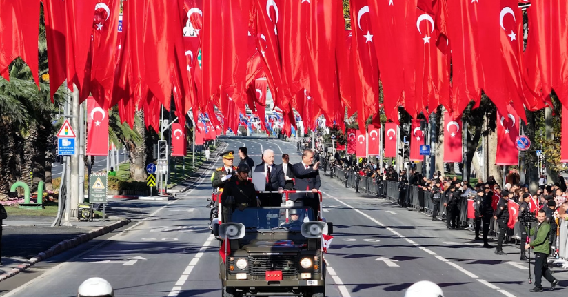Cumhuriyetin 102'nci yılı Vatan Caddesi'nde kutlandı