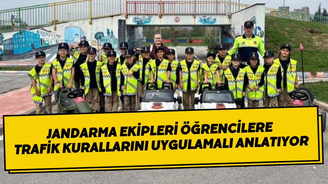 Jandarma Ekipleri Öğrencilere Trafik Kurallarını Uygulamalı Anlatıyor