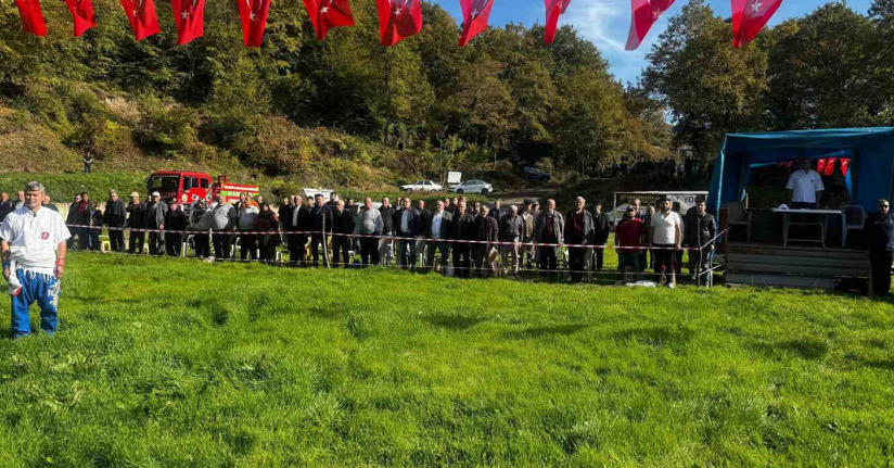 Alioğlu güreşlerinde pehlivanlar kıyasıya mücadele etti