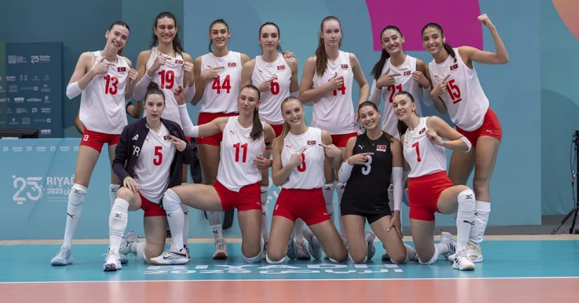 A Milli Kadın Voleybol Takımı, İran’a set vermedi