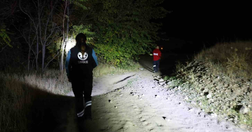 Elazığ’da kayıp otizmli çocuğu arama çalışmaları 72. saatte de gece boyunca sürüyor