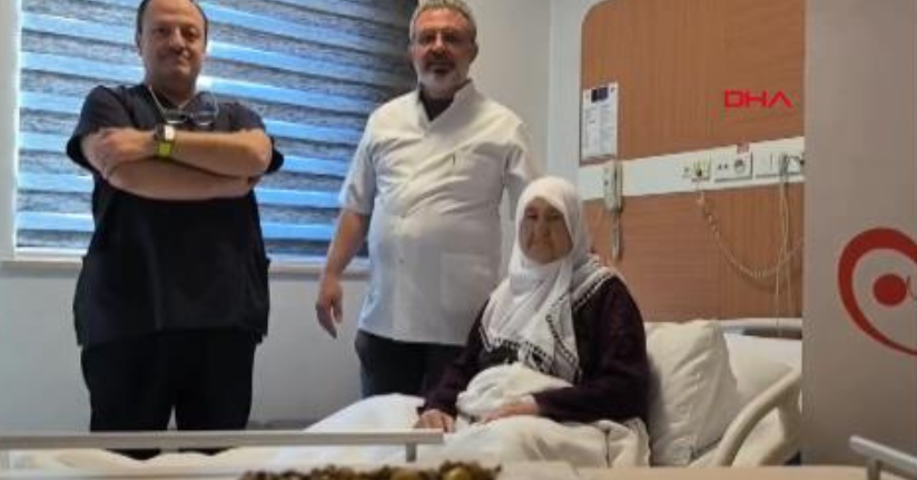 Bursa'da 77 yaşındaki kadının safra kesesinden 213 tane taş çıkarıldı