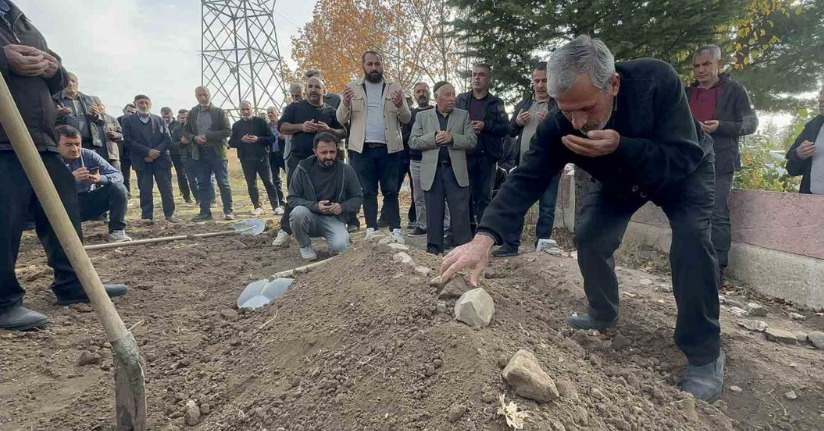 Bir hafta sonra cesedi bulunan Veysel son yolculuğuna uğurlandı