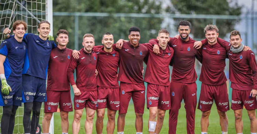 Edin Visca, genç oyunculara rehberlik ediyor