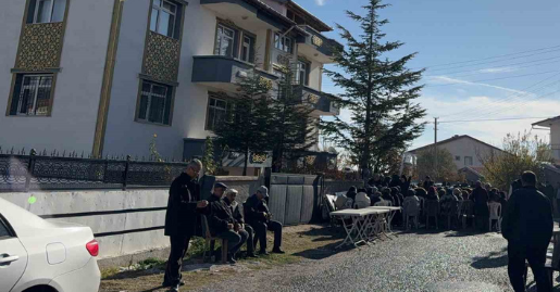 Zehirlenme felaketinde acılı bekleyiş sürüyor