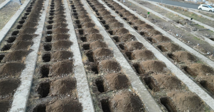 Erzurum'da dondurucu soğuklar öncesi '500 kışlık mezar' kazıldı