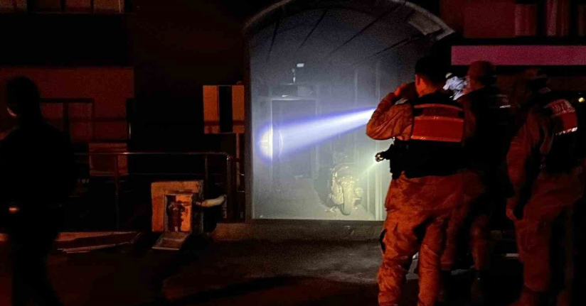 Galeride çıkan yangında 2 kişi öldü, 14 kişi hastanede tedavi altına alındı