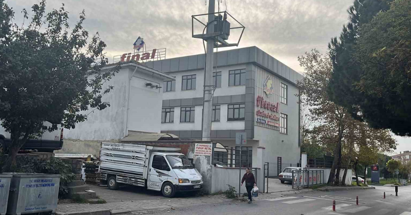 Kocaeli’de özel lisede gıda zehirlenmesi alarmı: 14 öğrenci hastaneye kaldırıldı