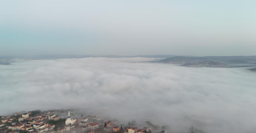 İstanbul Boğazı sisle kapandı, ortaya kartpostallık manzaralar çıktı