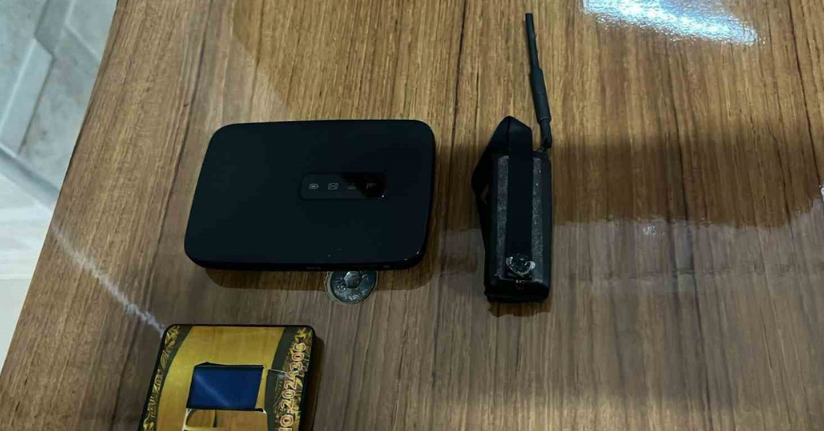 Ehliyet sınavında kopya düzeneğiyle yakalandı