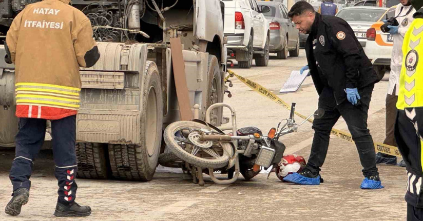 Tır ile çarpışan motosikletteki anne ve 2 aylık bebeği öldü