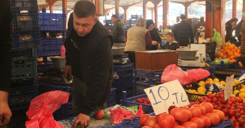 Çanakkale domatesinin fiyatı sağanağın ardından 10 TL'ye düştü