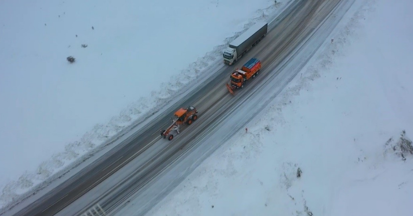 Bayburt ve Erzincan’ın yüksek kesimlerinde kar yağışı etkili oldu