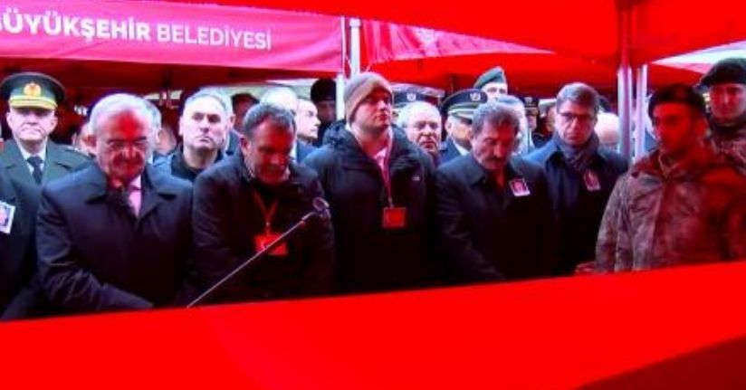 İstanbul'da uyuşturucu operasyonunda şehit olan polis memuru Emre Albayrak son yolcuğuna uğurlandı