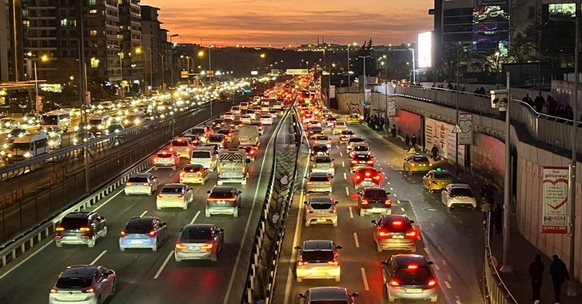 İstanbul’da trafik yoğunluğu yüzde 81’e ulaştı