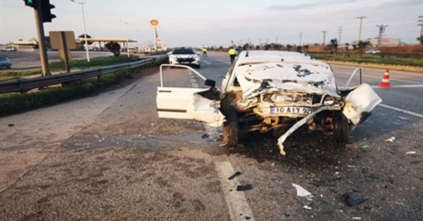 Otomobil, aynı yöne giden otomobile çarptı; 15 yaşındaki Furkan öldü