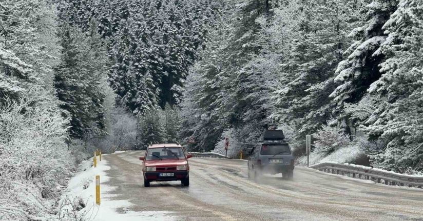 Karabük-Bartın kara yolu beyaza büründü