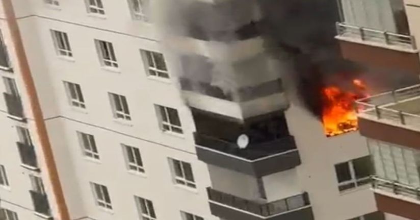 Ankara’da ev yangınında mahsur kalan anne ile oğlu kurtarıldıAnkara’da ev yangınında mahsur kalan anne ile oğlu kurtarıldı