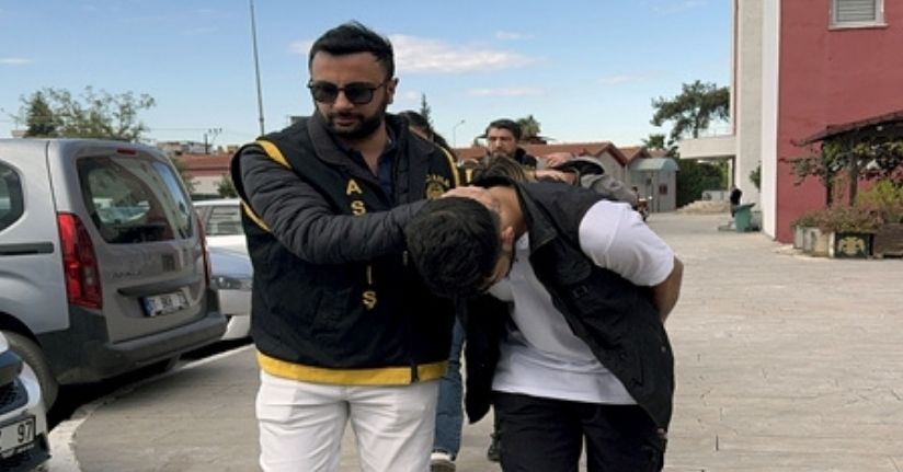 Sevgilisinin eski erkek arkadaşını öldürdü, balkondan atlayıp kaçmak isterken yakalandı