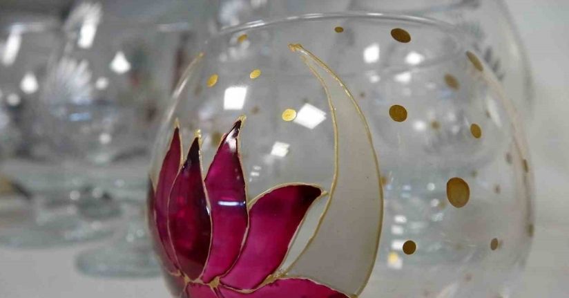 800 derece ateşle buluşan cam sanat eserine dönüşüyor