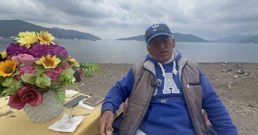 Çiçekli masa Marmaris’in simgesi haline geldi