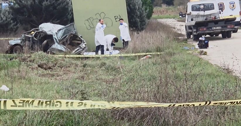  Büyükçekmece'de otomobil bariyerlere çarptı: 2 ölü