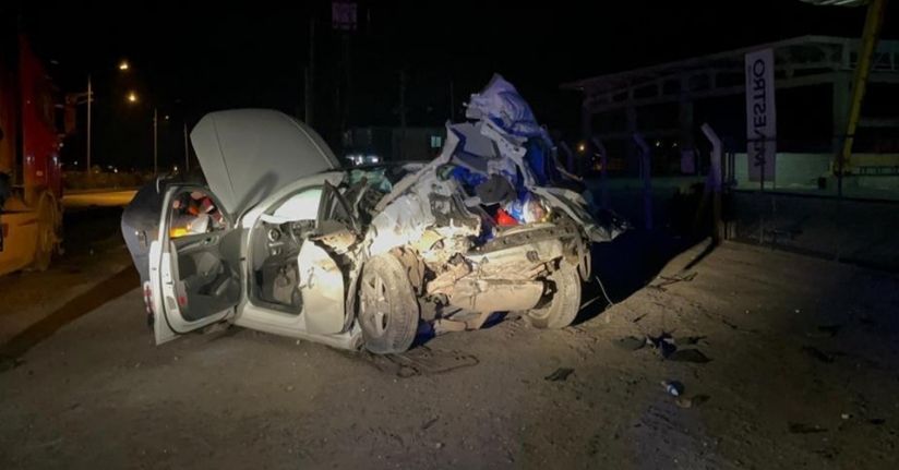 Menteşe’de tıra arkadan çarpan otomobil, hurda yığınına döndü: 1 ölü, 1 ağır yaralı