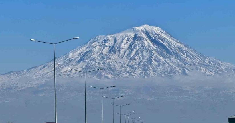 Ağrı Dağı ihtişamıyla göz kamaştırıyor