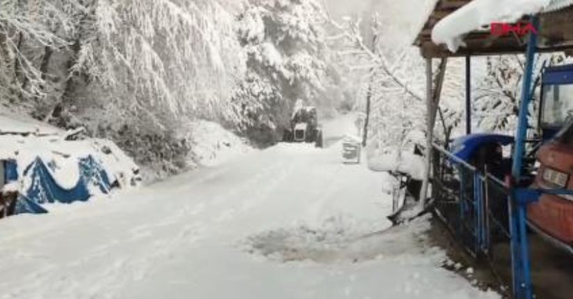 Bartın'da kar yağışı nedeniyle 5 köy yolu ulaşıma kapandı