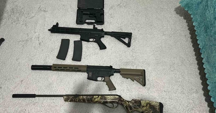 İstanbul merkezli DEAŞ operasyonunda kılıç, pala, kasatura ele geçirildi