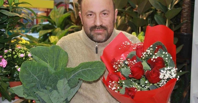 Ordulu çiçekçi Karadeniz zekasını konuşturdu: Gül buketini ’karalahana’ ile süslüyor