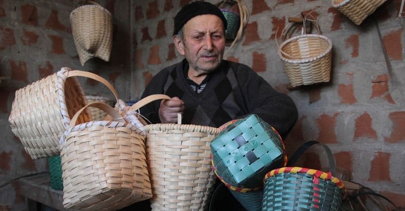 Sepet örerek geçen bir ömür