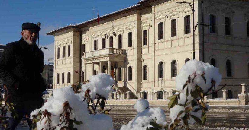 Tarkan’ın 946 milyonluk eğitim bağışı iddiaları yalanlandı