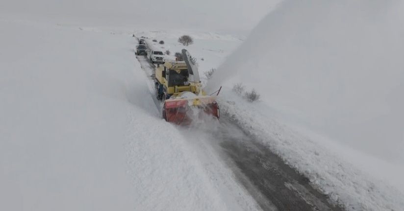 Erzincan’da kar ve tipi: 328 köy yolu ulaşıma kapandı