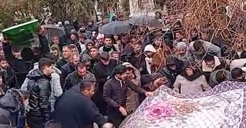 Evde gaz sıkışması sonucu meydana gelen patlamada ölen nine ve 2 torunu toprağa verildi