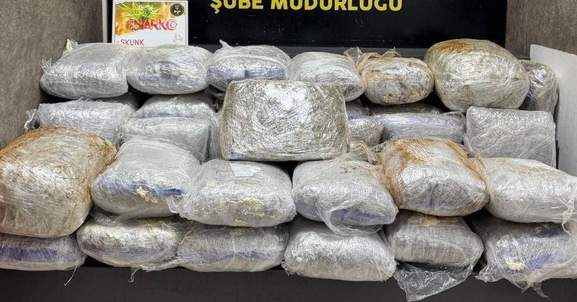 Otomobilden 65 kilo skunk çıktı; 1 tutuklama