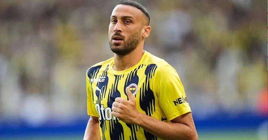 Fenerbahçe, golcü oyuncu Cenk Tosun ile karşılıklı anlaşarak sözleşmesini feshetti