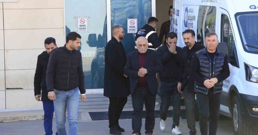 Başından vurulmuş halde eşi tarafından hastaneye götürülen kadın hayatını kaybetti