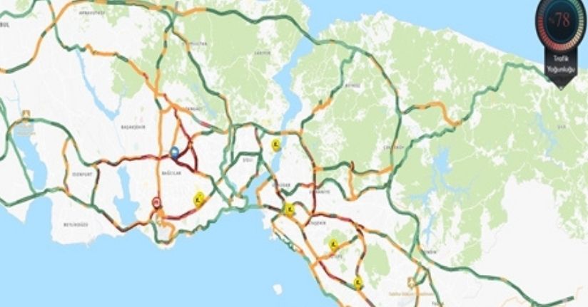 İstanbul'da kar yağışı ile birlikte trafik yoğunluğu 