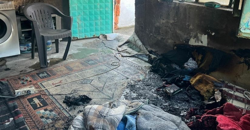 Tek başına yaşadığı evde çıkan yangında öldü