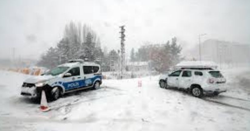Kayseri-Malatya kara yolu araç trafiğine kapatıldı