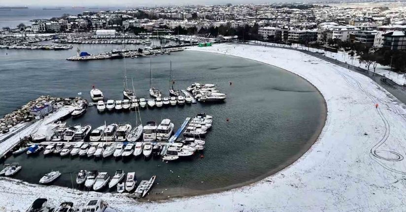 Beyaza bürünen Yeşilköy sahili havadan görüntülendi