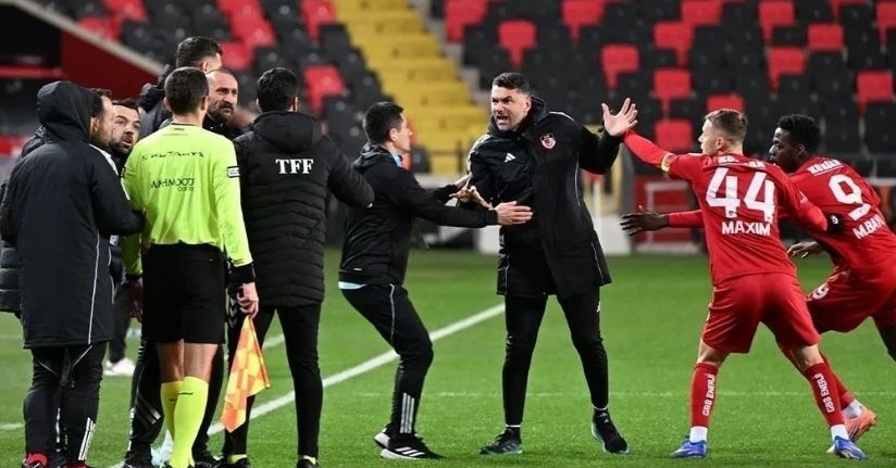 Gaziantep FK Teknik Direktörü Burak Yılmaz'a 3 maç ceza