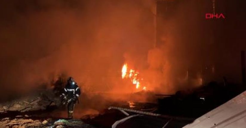 Kocaeli’de atık plastik deposunda yangın