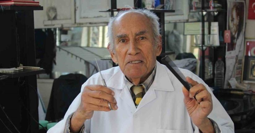 80 yaşında, 66 yıldır berber