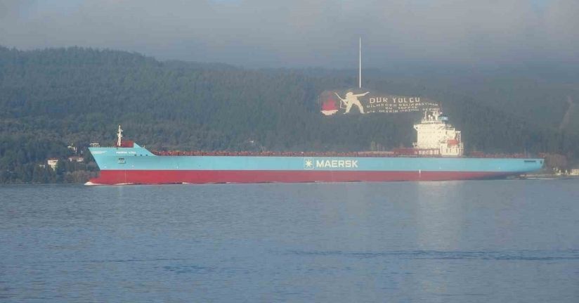 Çanakkale Boğazı’nda konteyner gemisi makine arızası yaptı