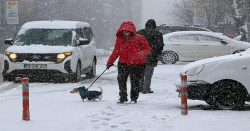 Trakya'da kar yağışı etkili oluyor